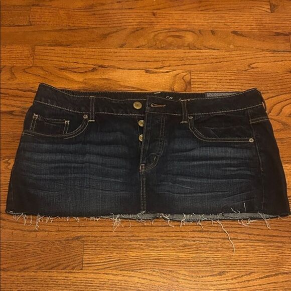 NWT American Eagle Outfitters Dark Blue Frayed Mini Skirt size 14 A - Picture 1 of 9
